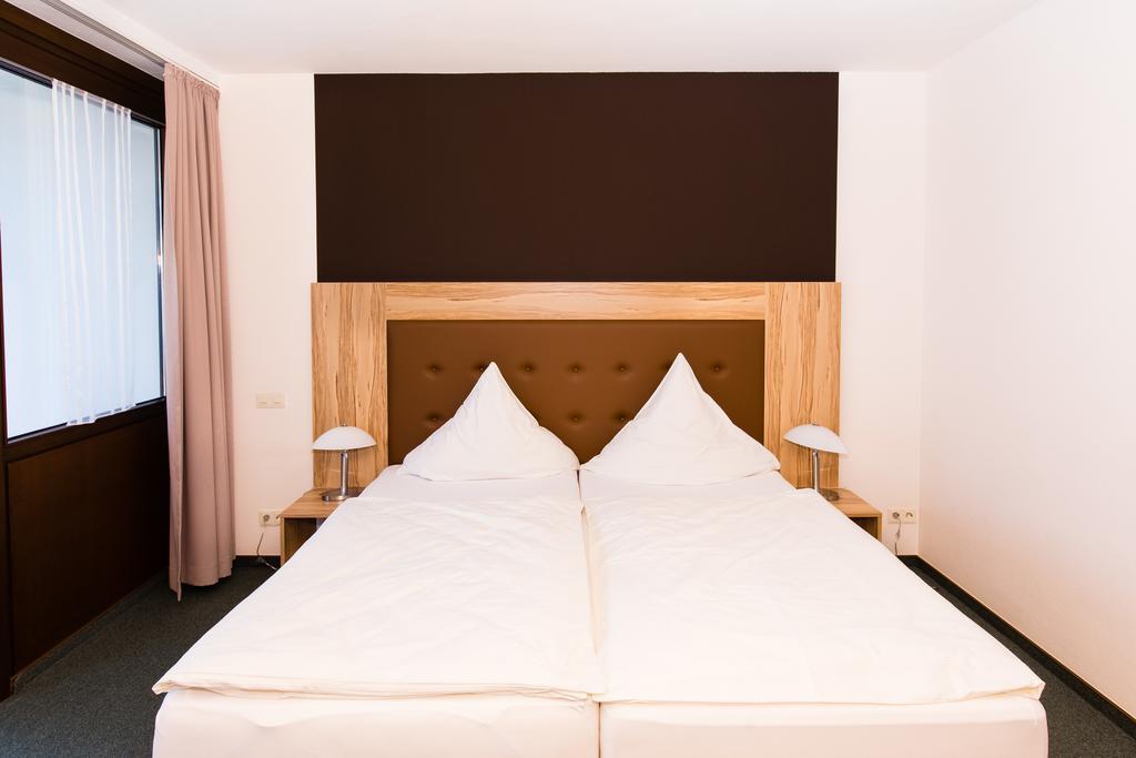 Hotel Roeb Nideggen Szoba fotó